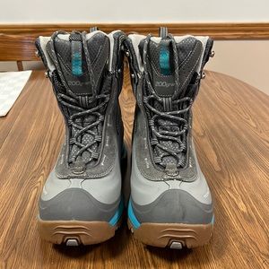 Ladies Columbia waterproof boots size 9